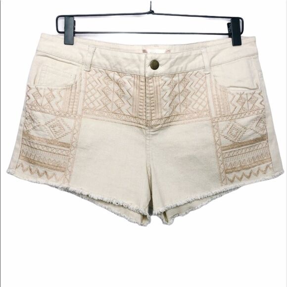 Altar’d State Beige Tribal Print Raw Hem Shorts - Picture 1 of 6